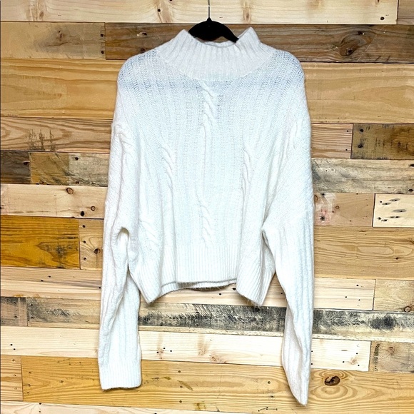 Express size XL White Cropped Super Soft Cable Knit Turtleneck Sweater - Picture 1 of 7